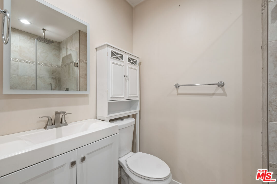 1115 N Beverly Glen