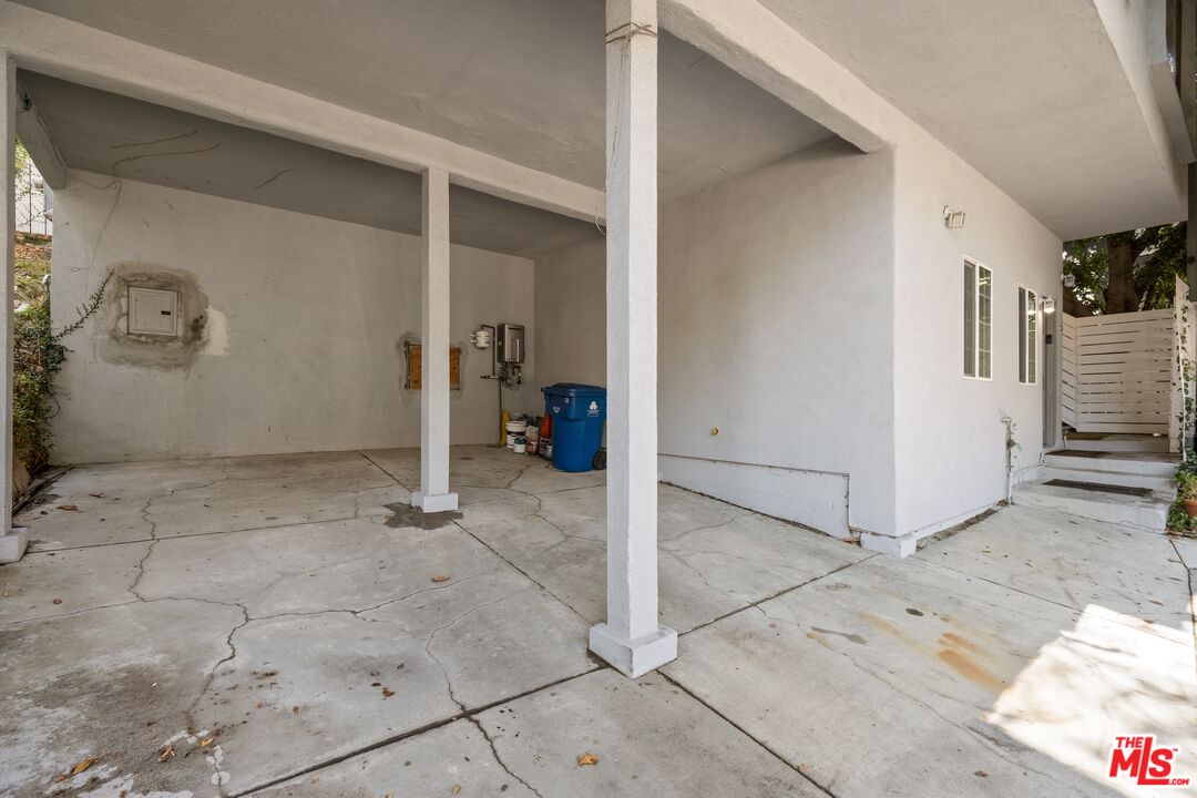 1115 N Beverly Glen