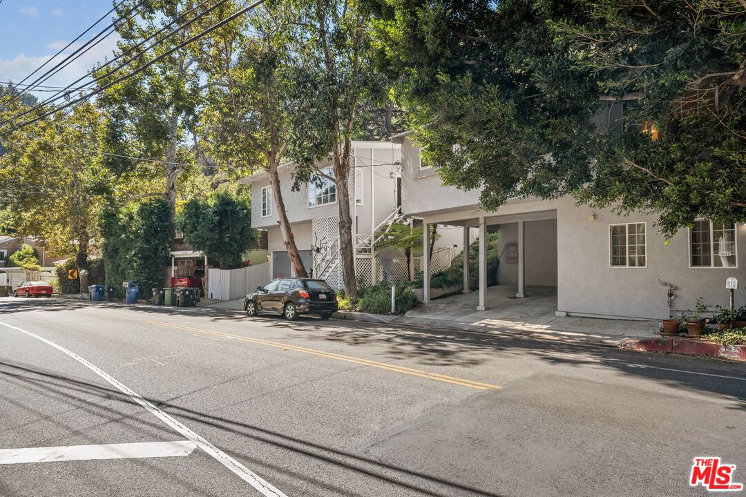 1115 N Beverly Glen