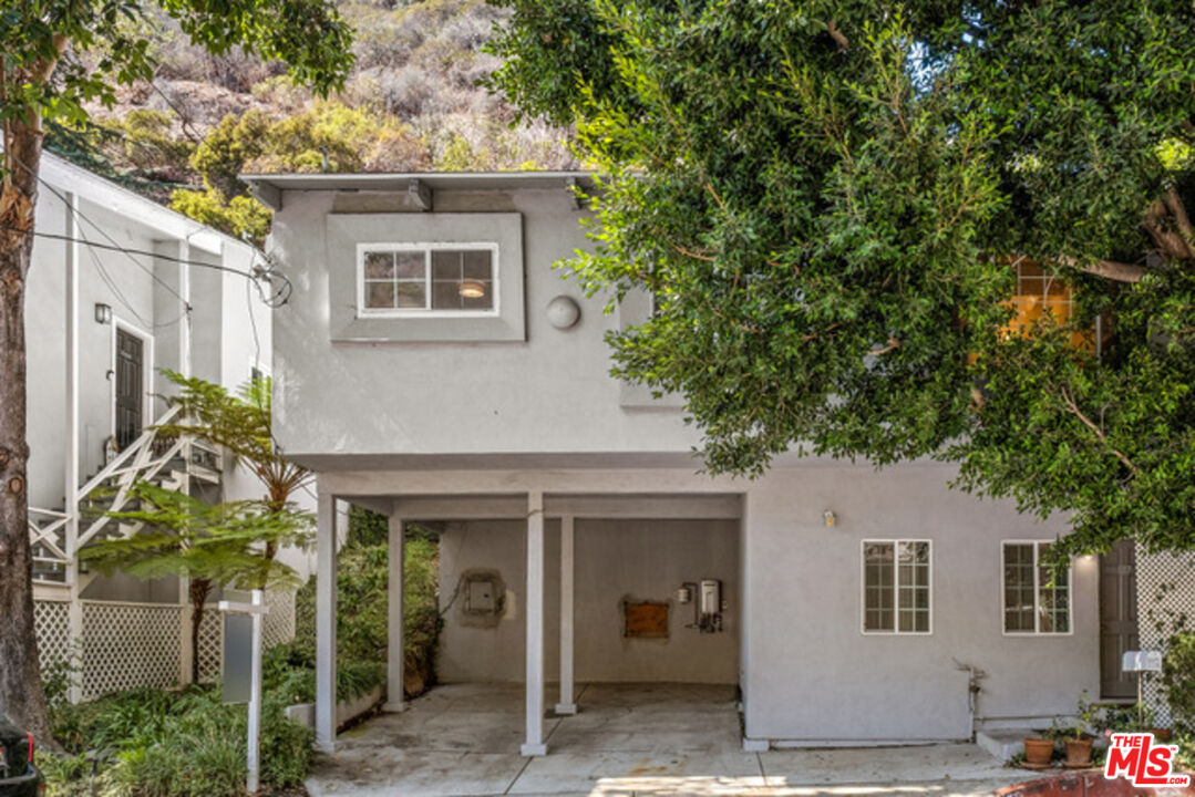 1115 N Beverly Glen
