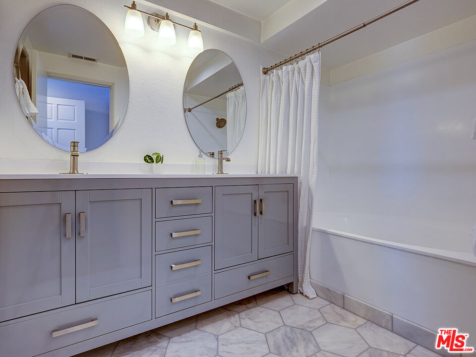 8180 Manitoba St Unit: 257
