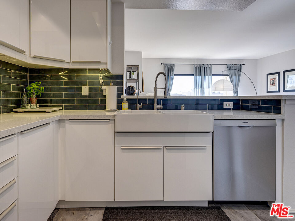 8180 Manitoba St Unit: 257