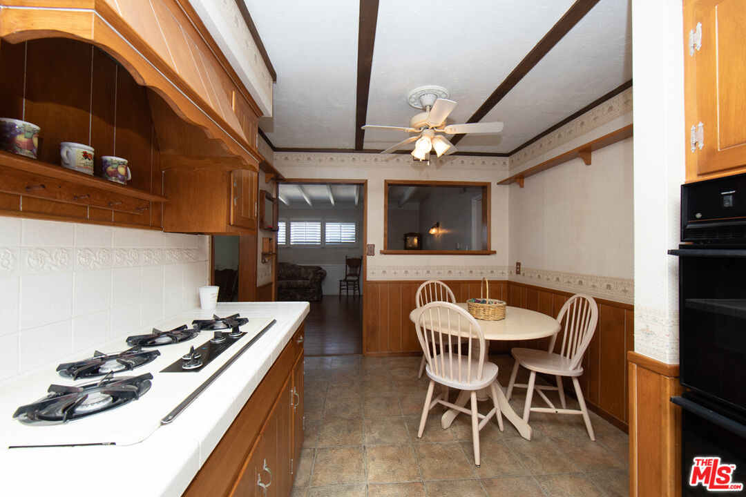 8112 Holy Cross Pl