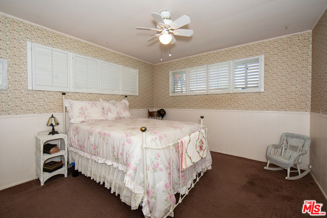 8112 Holy Cross Pl