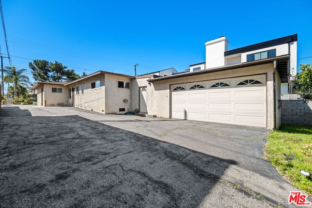 631 W Pine Ave