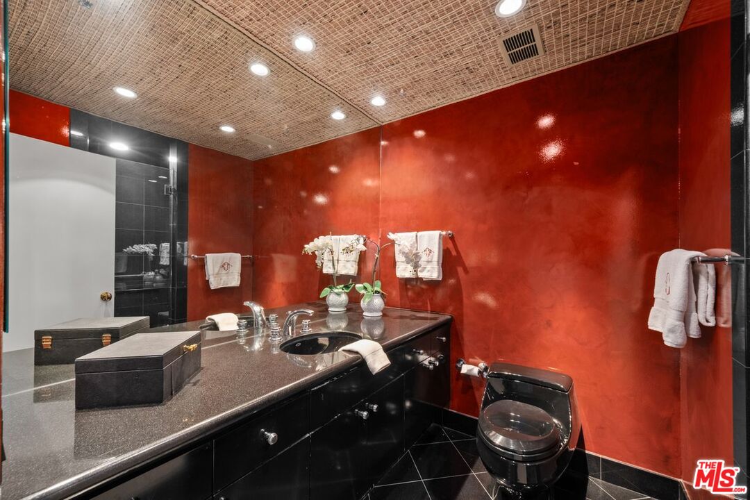 10375 Wilshire Blvd Unit: 11F