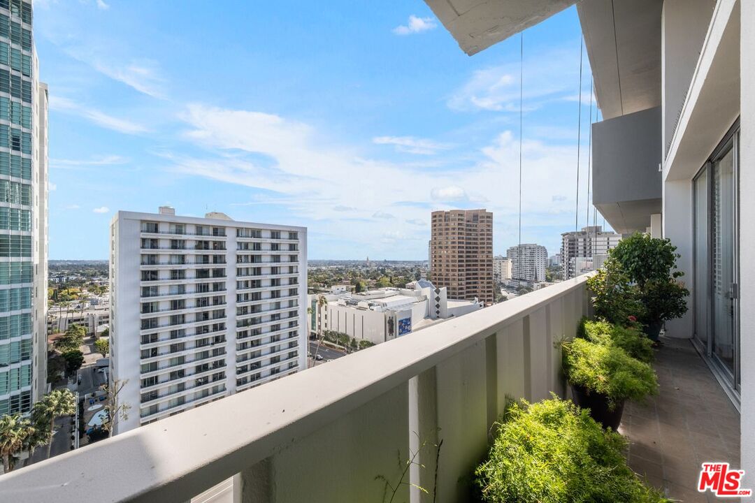 10375 Wilshire Blvd Unit: 11F