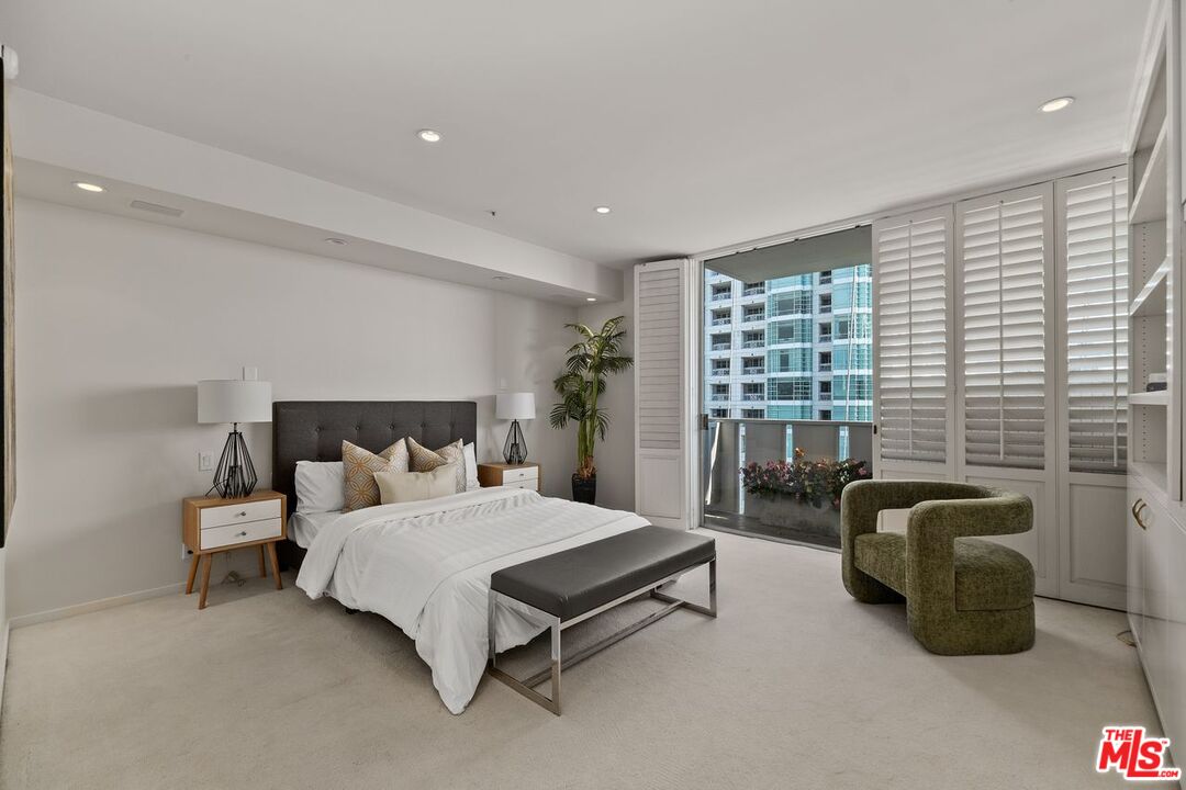 10375 Wilshire Blvd Unit: 11F
