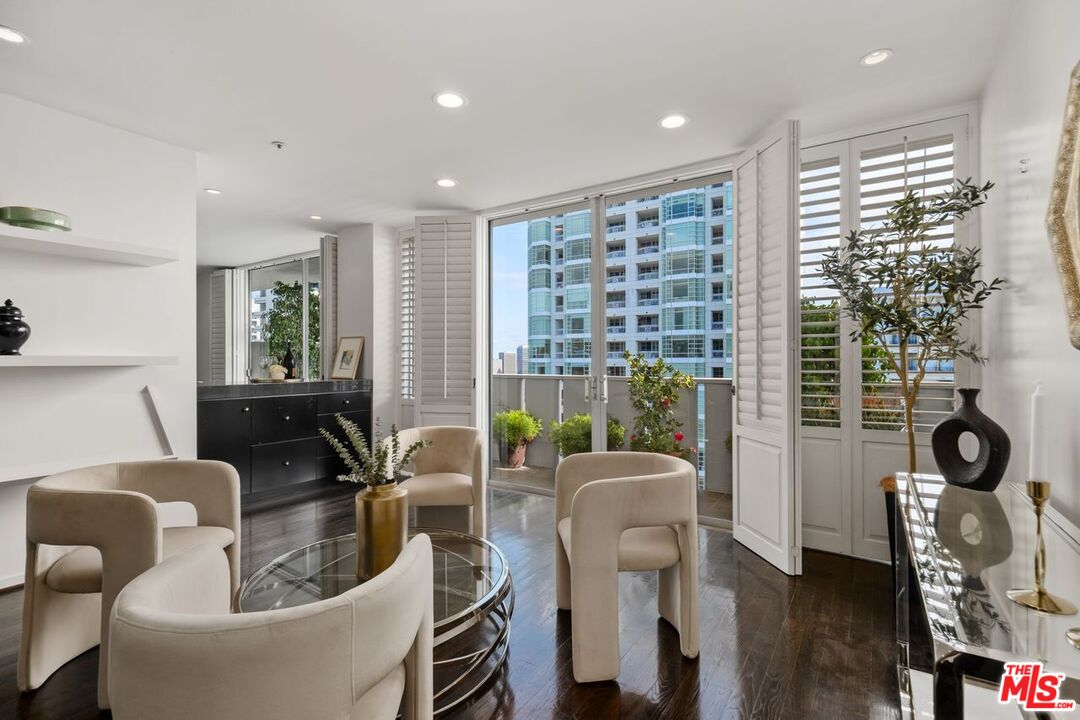 10375 Wilshire Blvd Unit: 11F