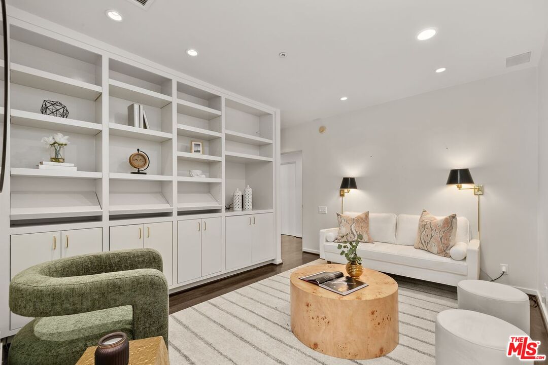10375 Wilshire Blvd Unit: 11F