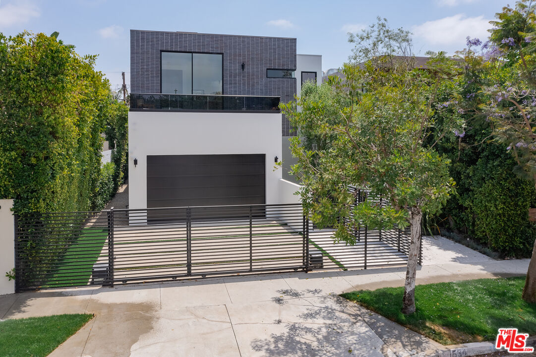 534 N La Jolla Ave