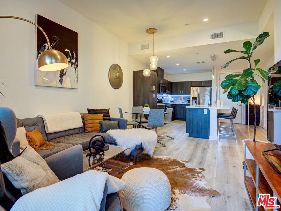 4140 Glencoe Ave Unit: 304