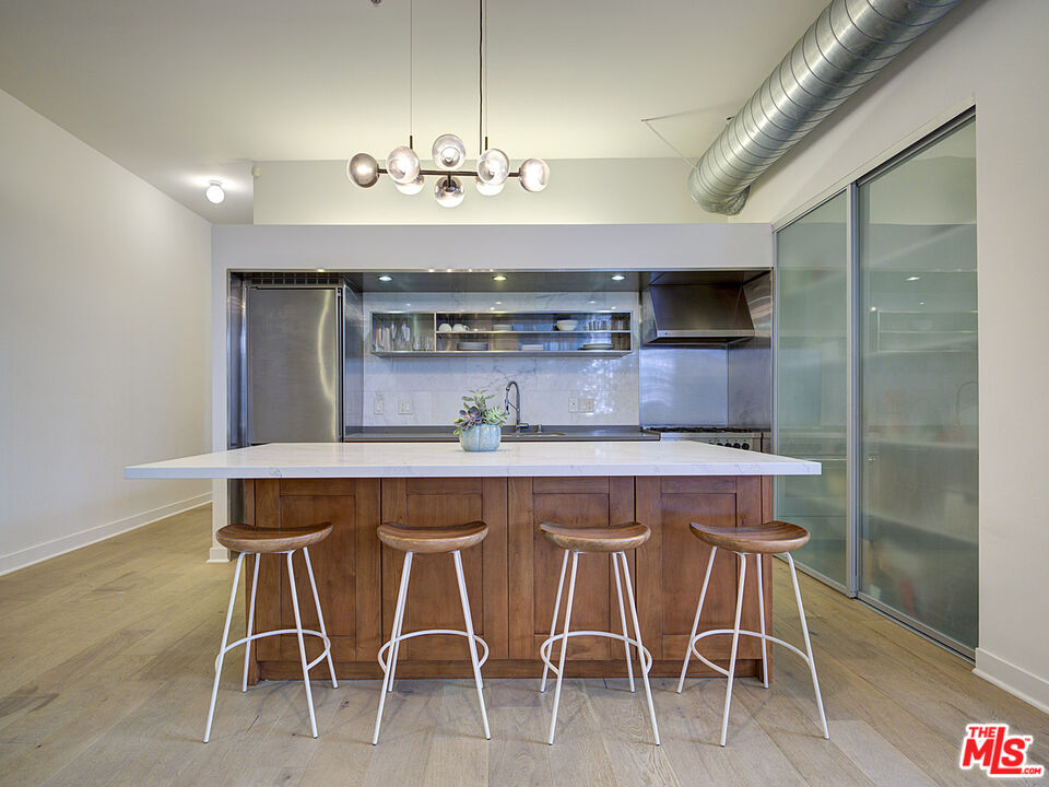 4080 Glencoe Ave Unit: 211