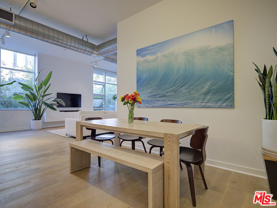 4080 Glencoe Ave Unit: 211