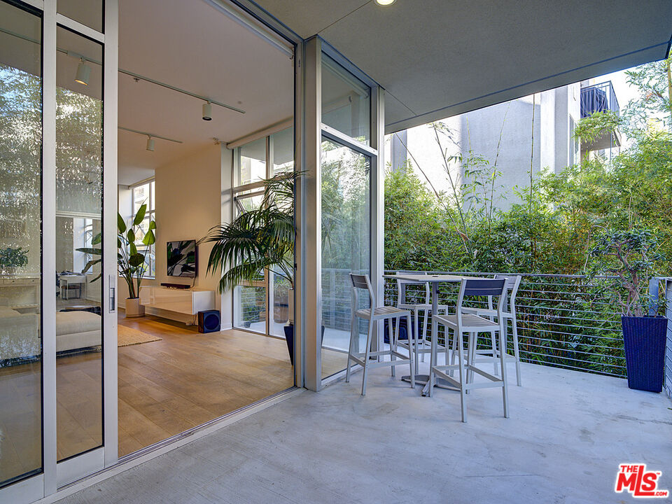 4080 Glencoe Ave Unit: 211