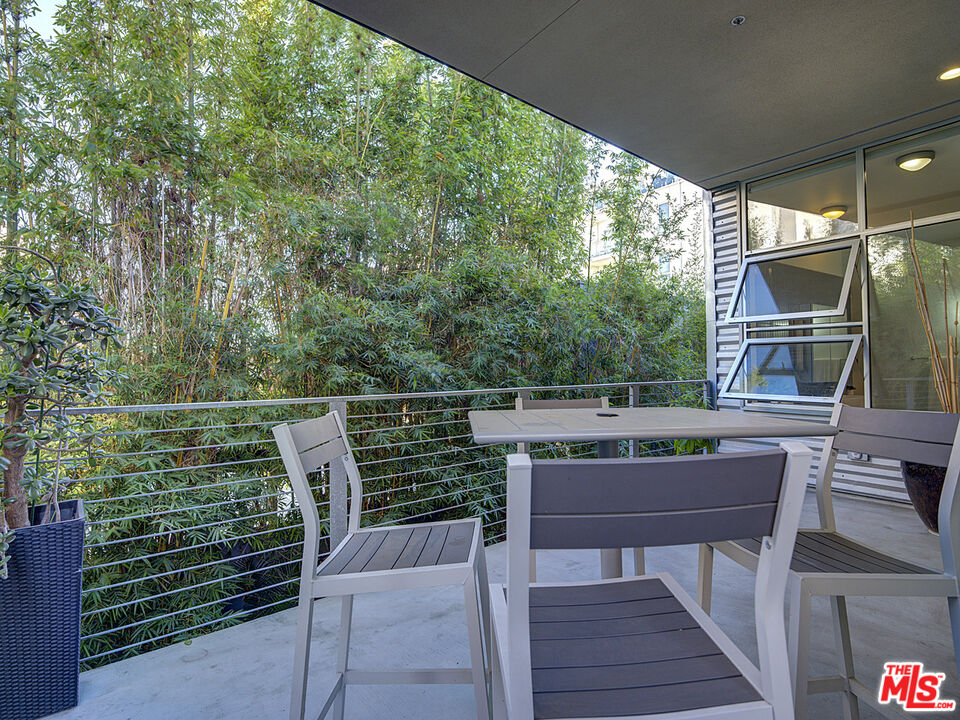 4080 Glencoe Ave Unit: 211