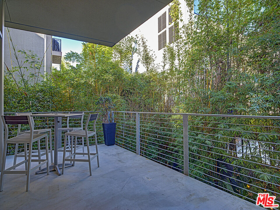 4080 Glencoe Ave Unit: 211