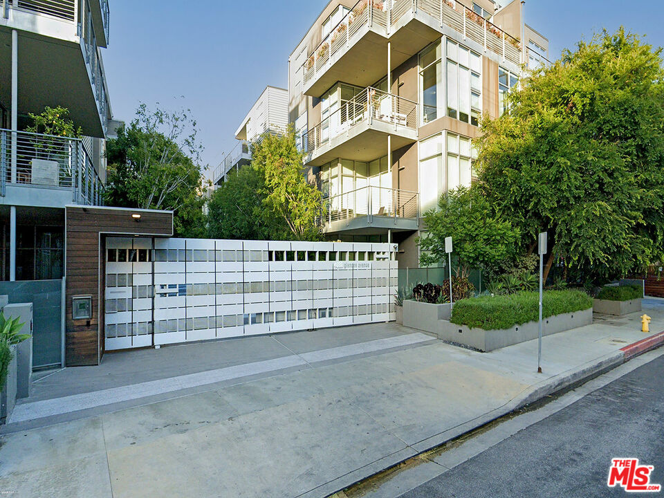 4080 Glencoe Ave Unit: 211