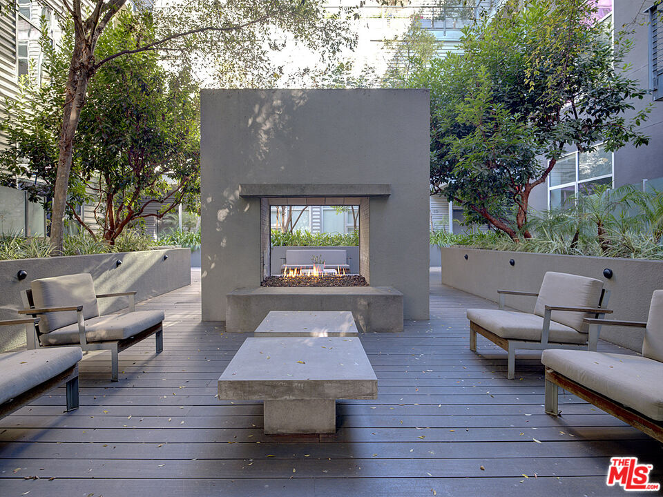 4080 Glencoe Ave Unit: 211