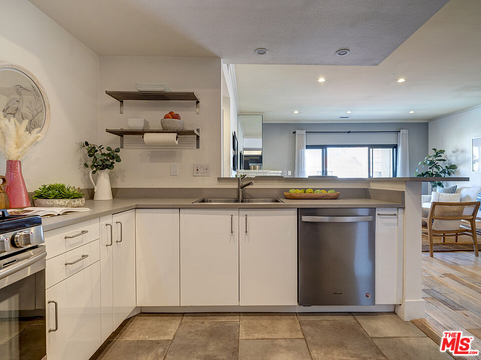 8180 Manitoba St Unit: 353