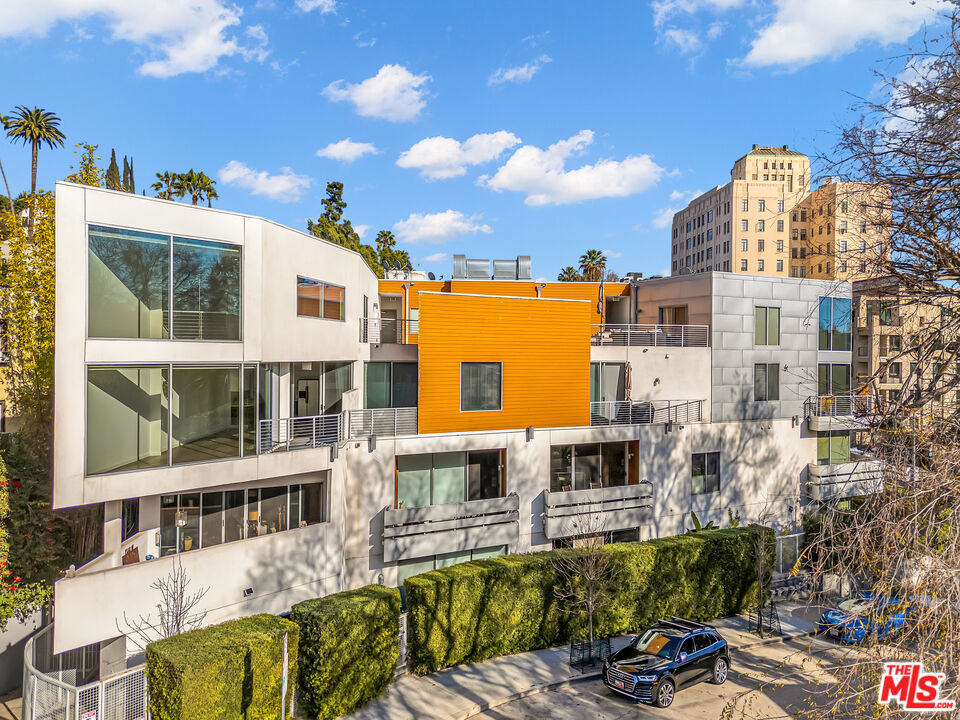 6683 Franklin Ave Unit: 6