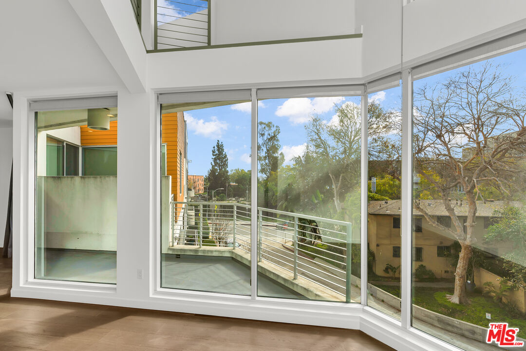 6683 Franklin Ave Unit: 6