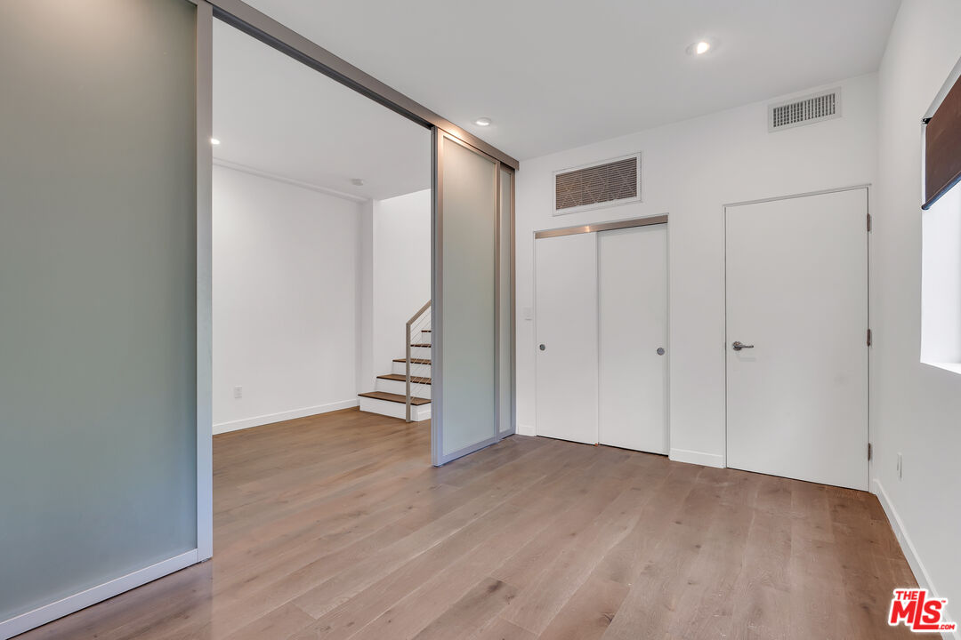 6683 Franklin Ave Unit: 6
