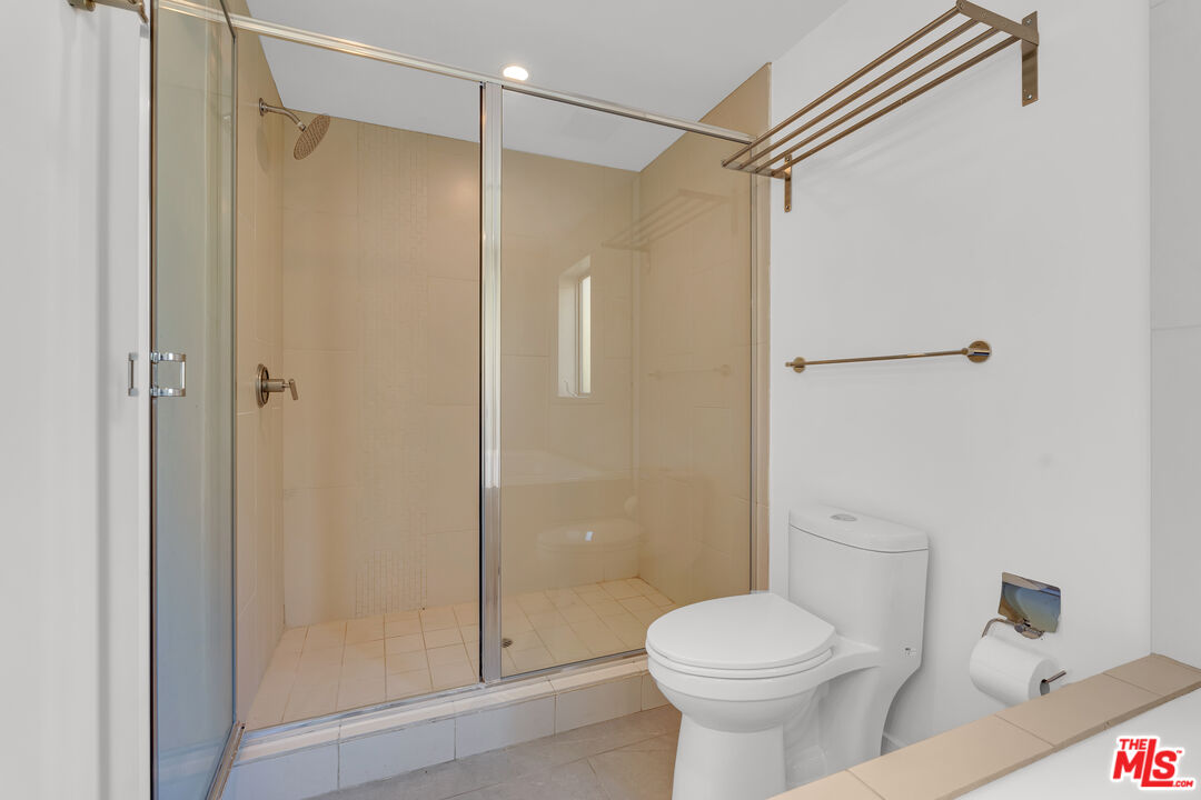 6683 Franklin Ave Unit: 6