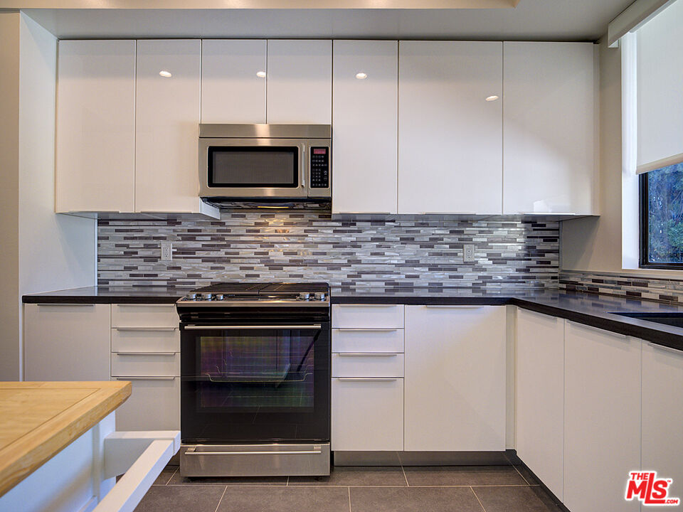 1830 Westholme Ave Unit: 307