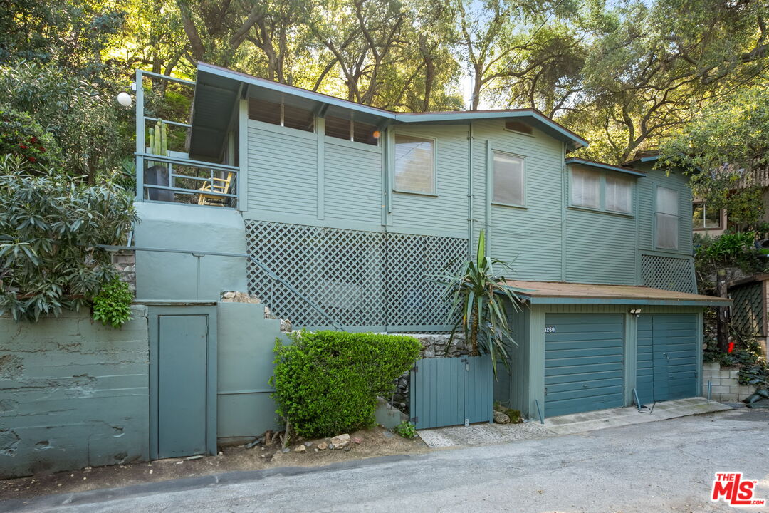 8260 Gould Ave