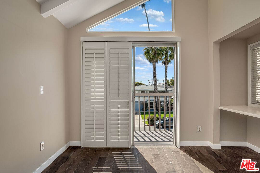 945 21st St Unit: 12