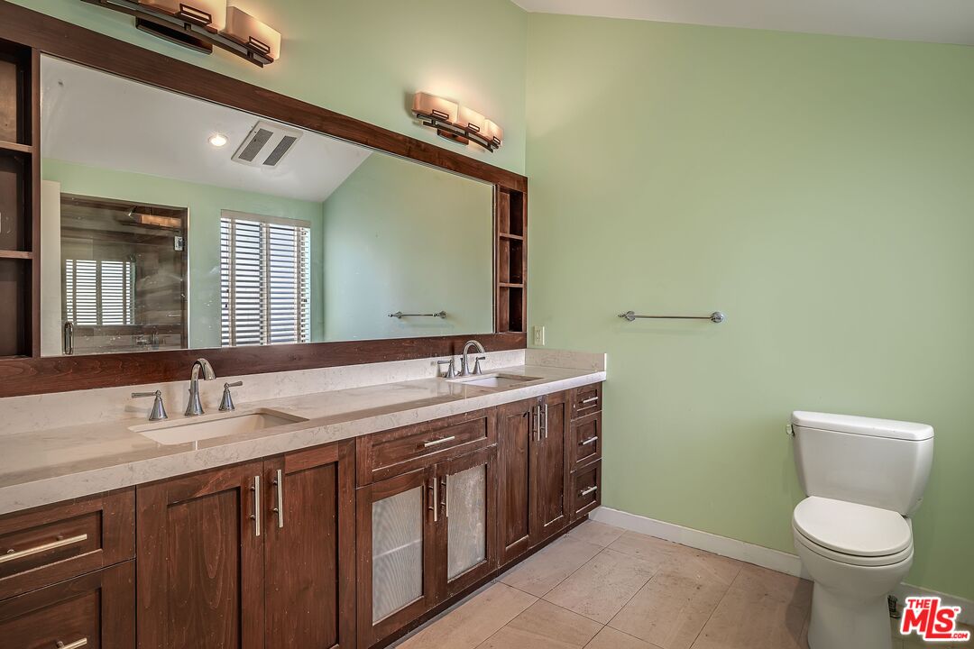 945 21st St Unit: 12