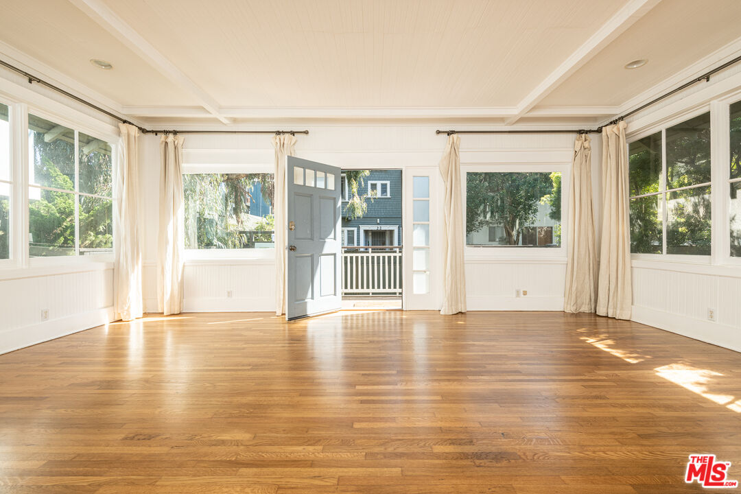 23 20Th Ave