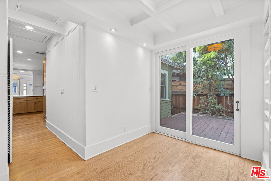 23 20Th Ave