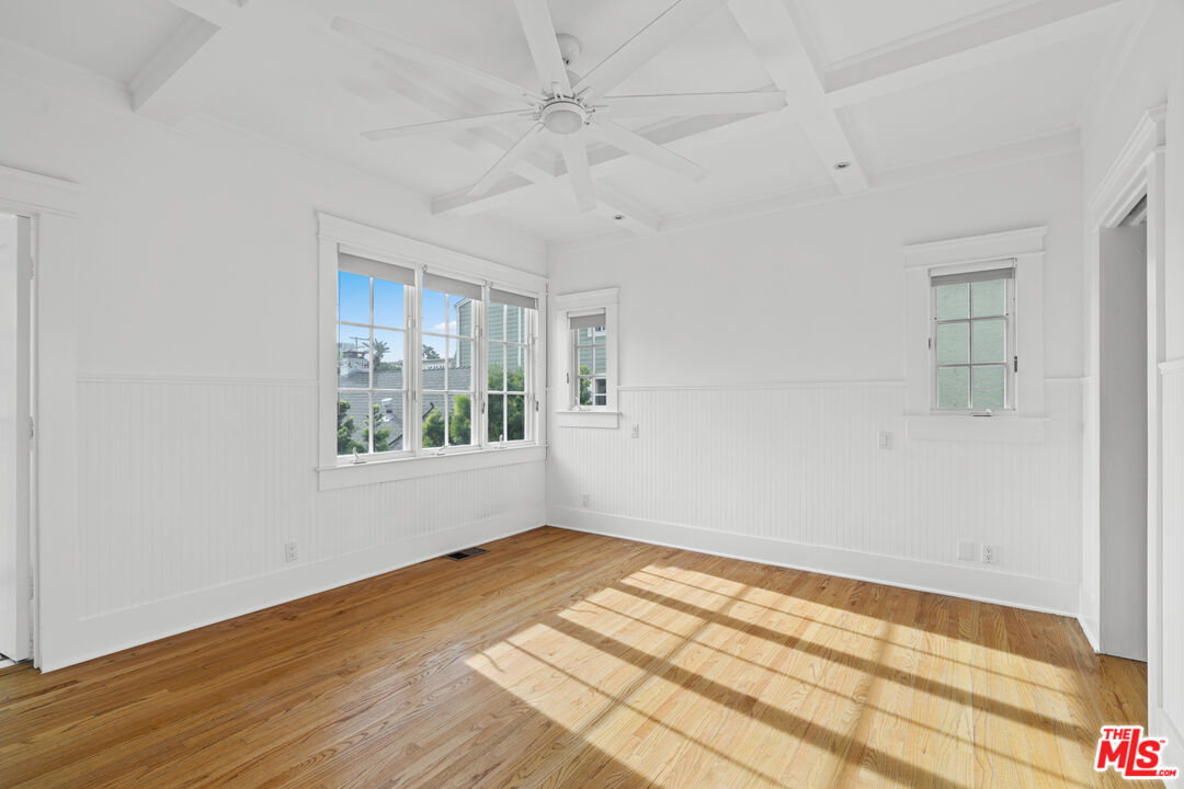 23 20Th Ave