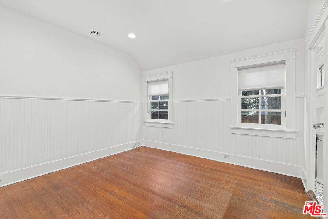 23 20Th Ave