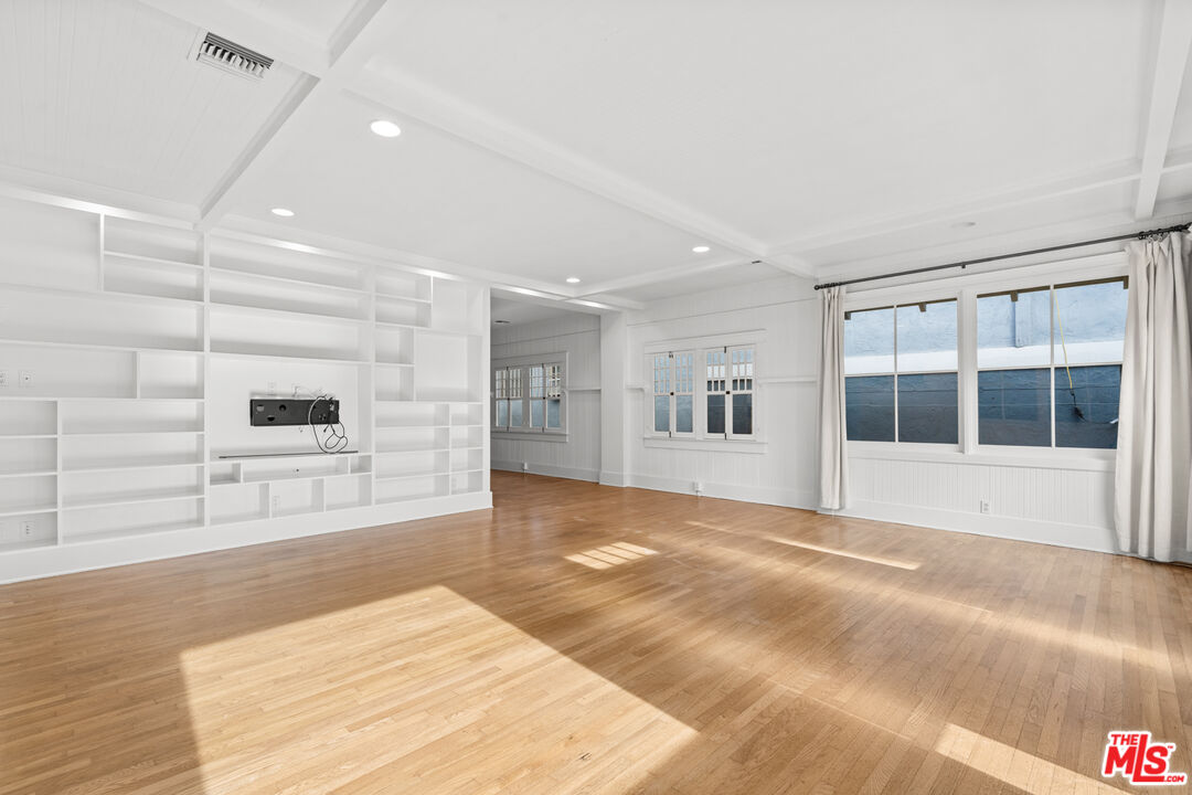 23 20Th Ave