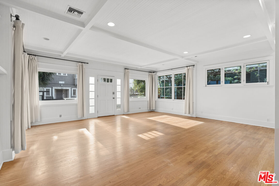 23 20Th Ave