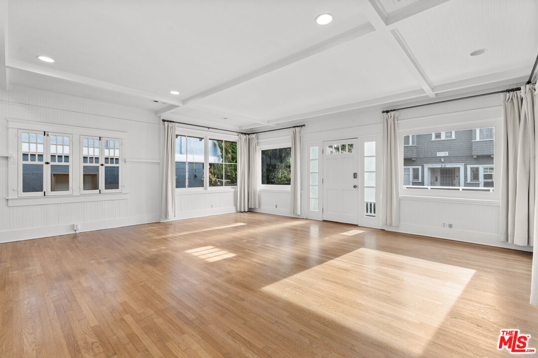 23 20Th Ave