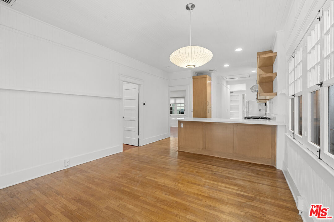 23 20Th Ave