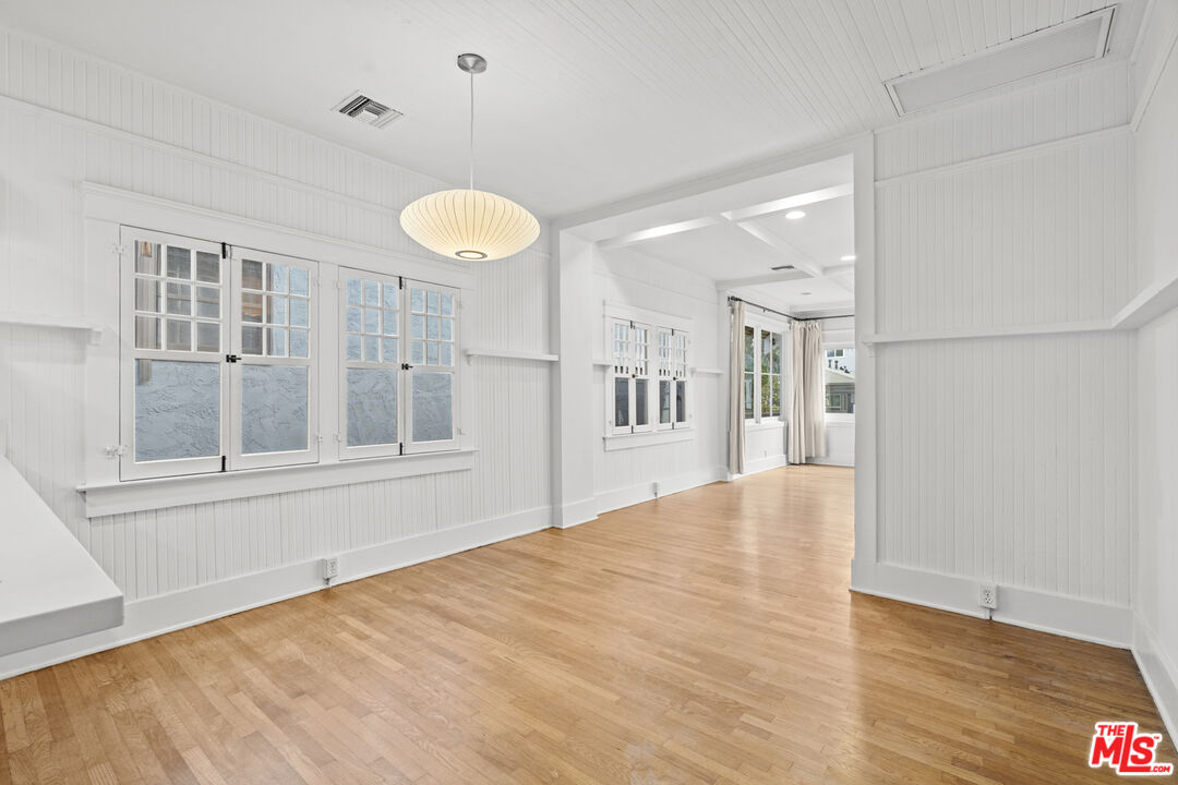 23 20Th Ave