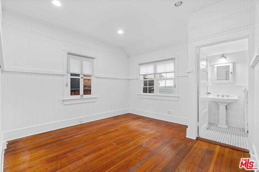 23 20Th Ave
