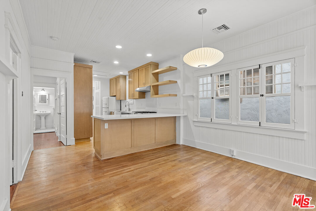 23 20Th Ave