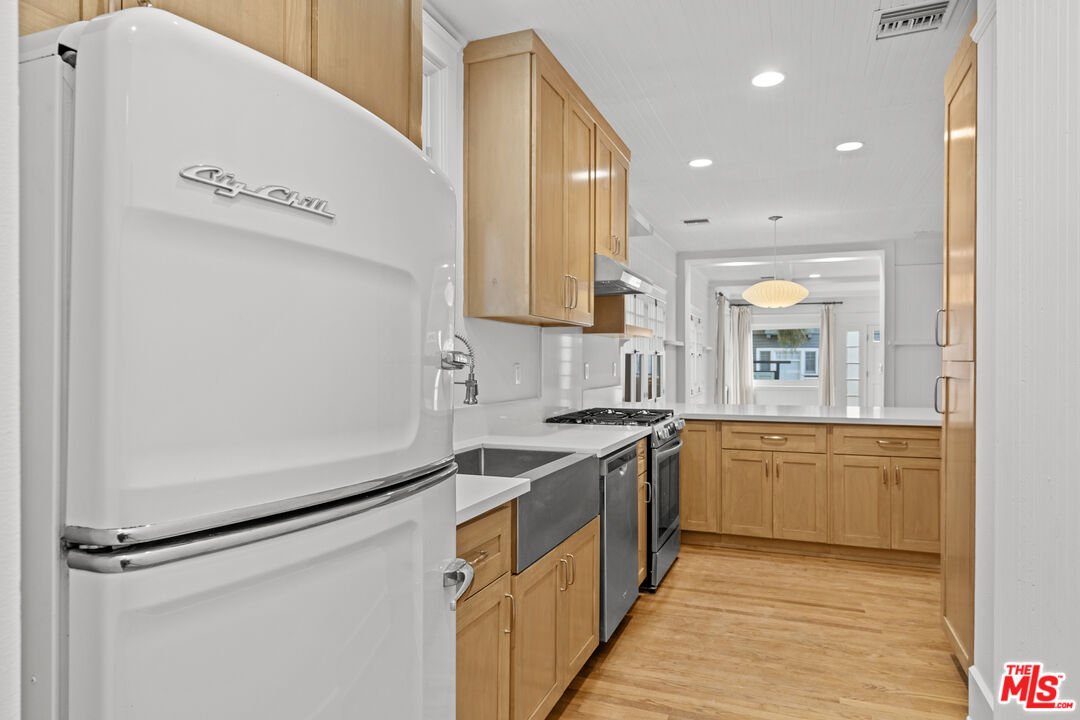 23 20Th Ave