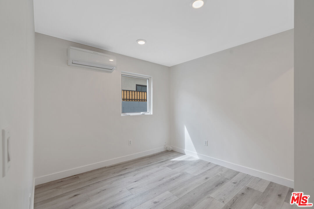1025 Pleasantview Ave Unit: A