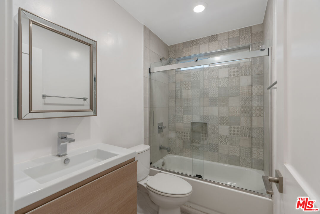1025 Pleasantview Ave Unit: A