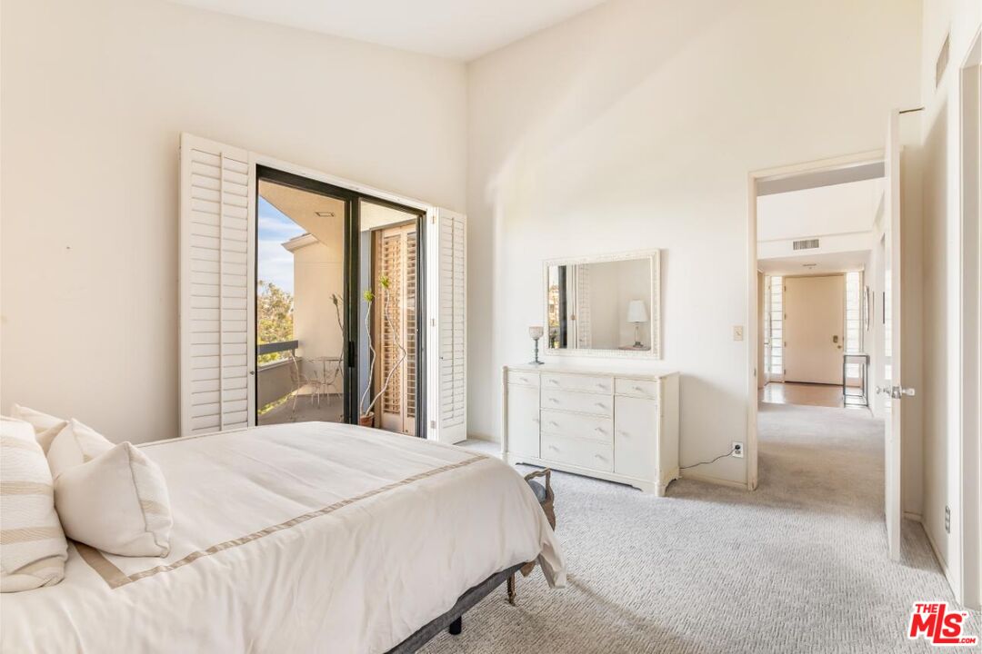 2131 Century Park Ln Unit: 402