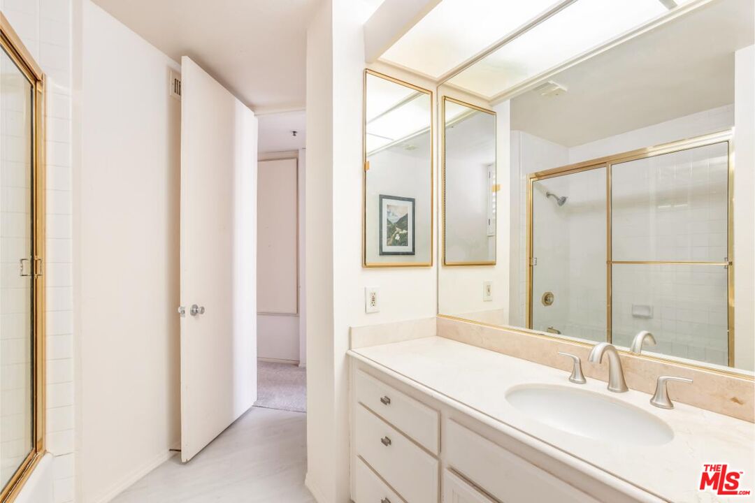 2131 Century Park Ln Unit: 402