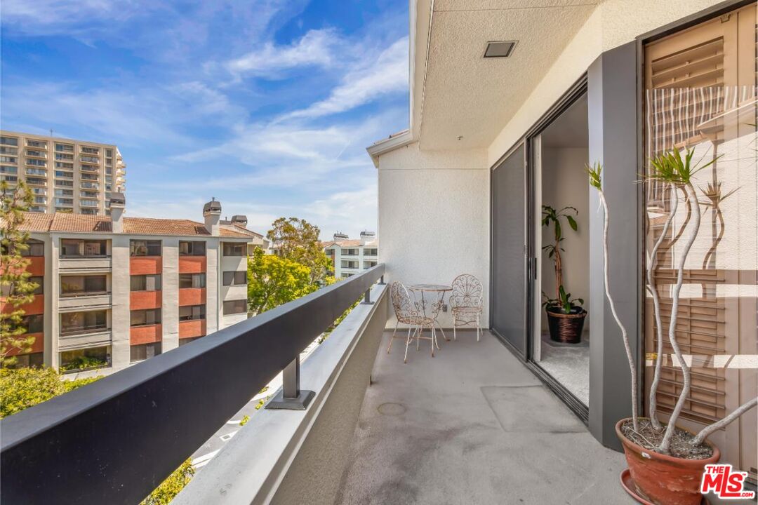 2131 Century Park Ln Unit: 402