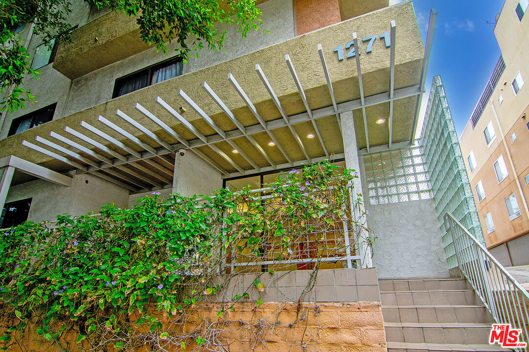 1271 Stoner Ave Unit: 208